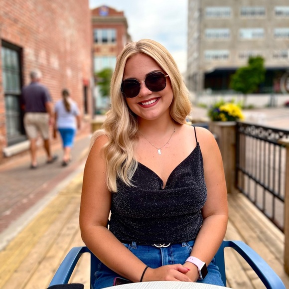 Meet your Posher, Chelsea - Picture 1 of 1